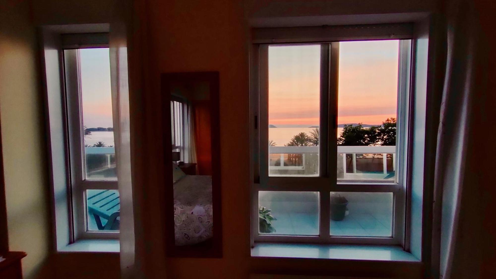 Samil Apartment, Primera Linea De Playa Con Wifi Y Garaje Виго Екстериор снимка